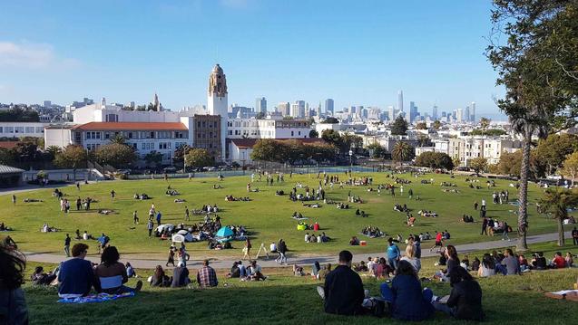 Photo of Dolores Park in San Francisco. Photo by Oli from Pexels.